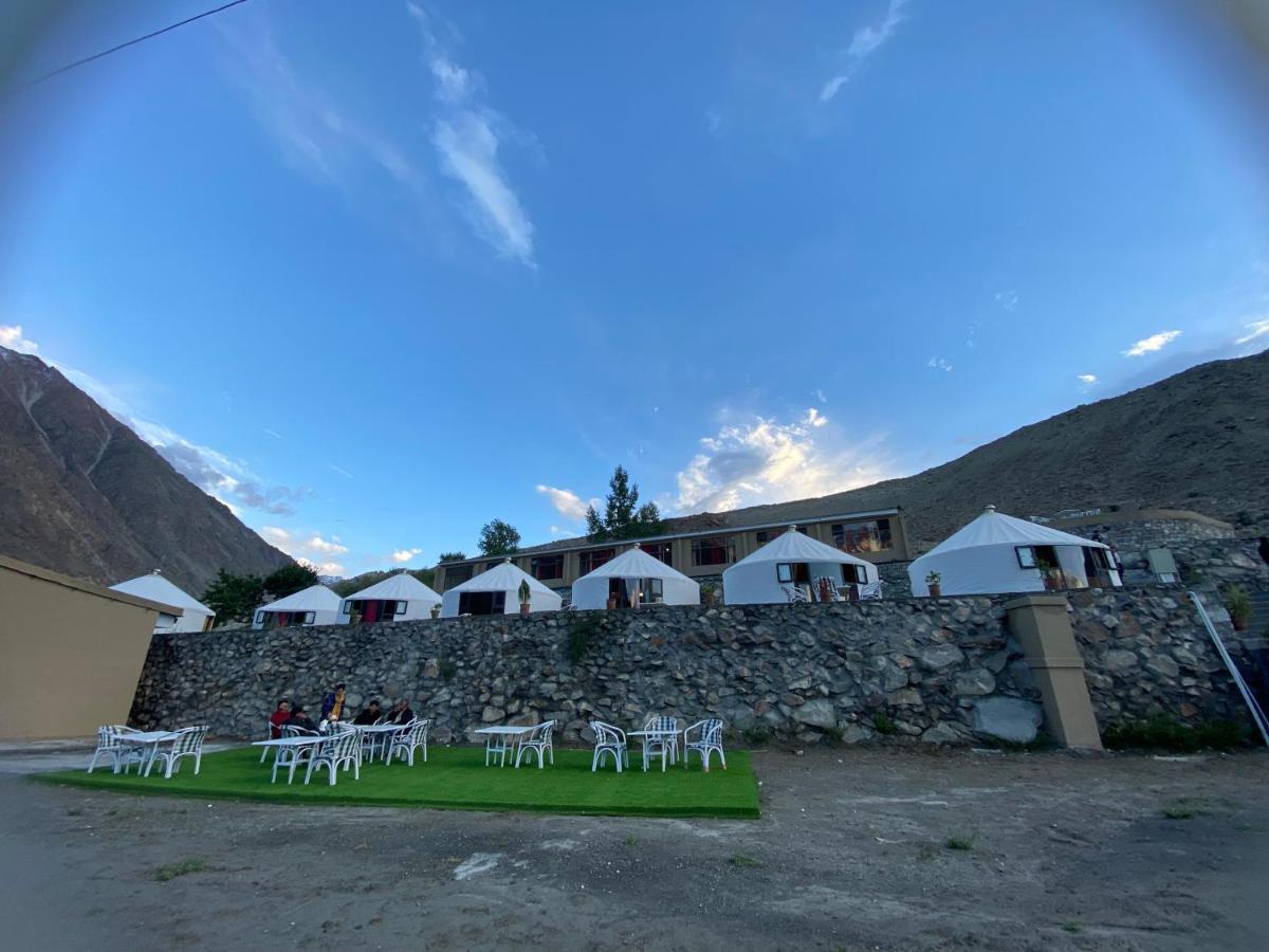 Apex Hotels And Resorts Leyurt Hussaini Karimabad  Exterior photo