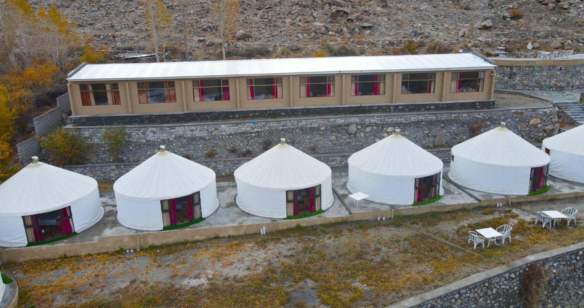 Apex Hotels And Resorts Leyurt Hussaini Karimabad  Exterior photo