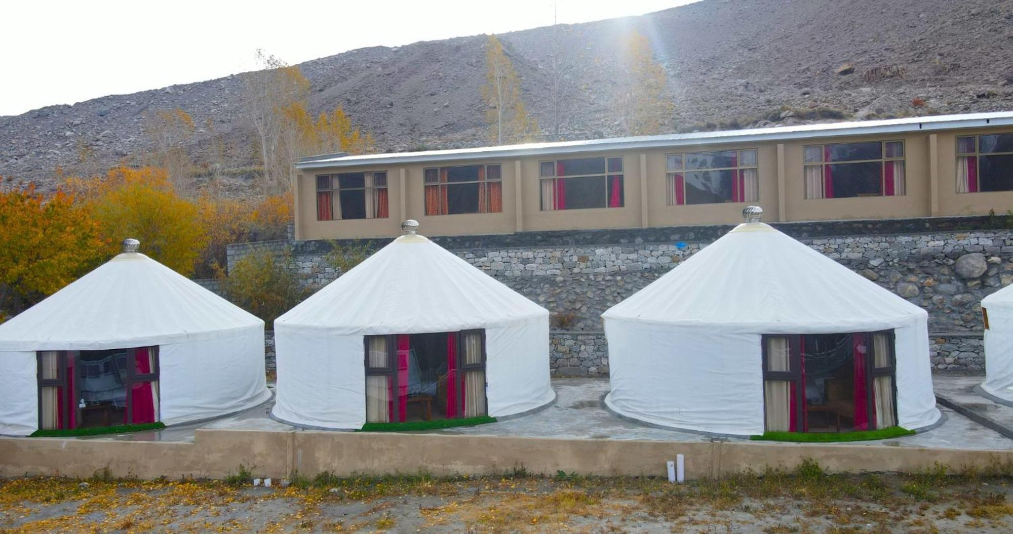 Apex Hotels And Resorts Leyurt Hussaini Karimabad  Exterior photo