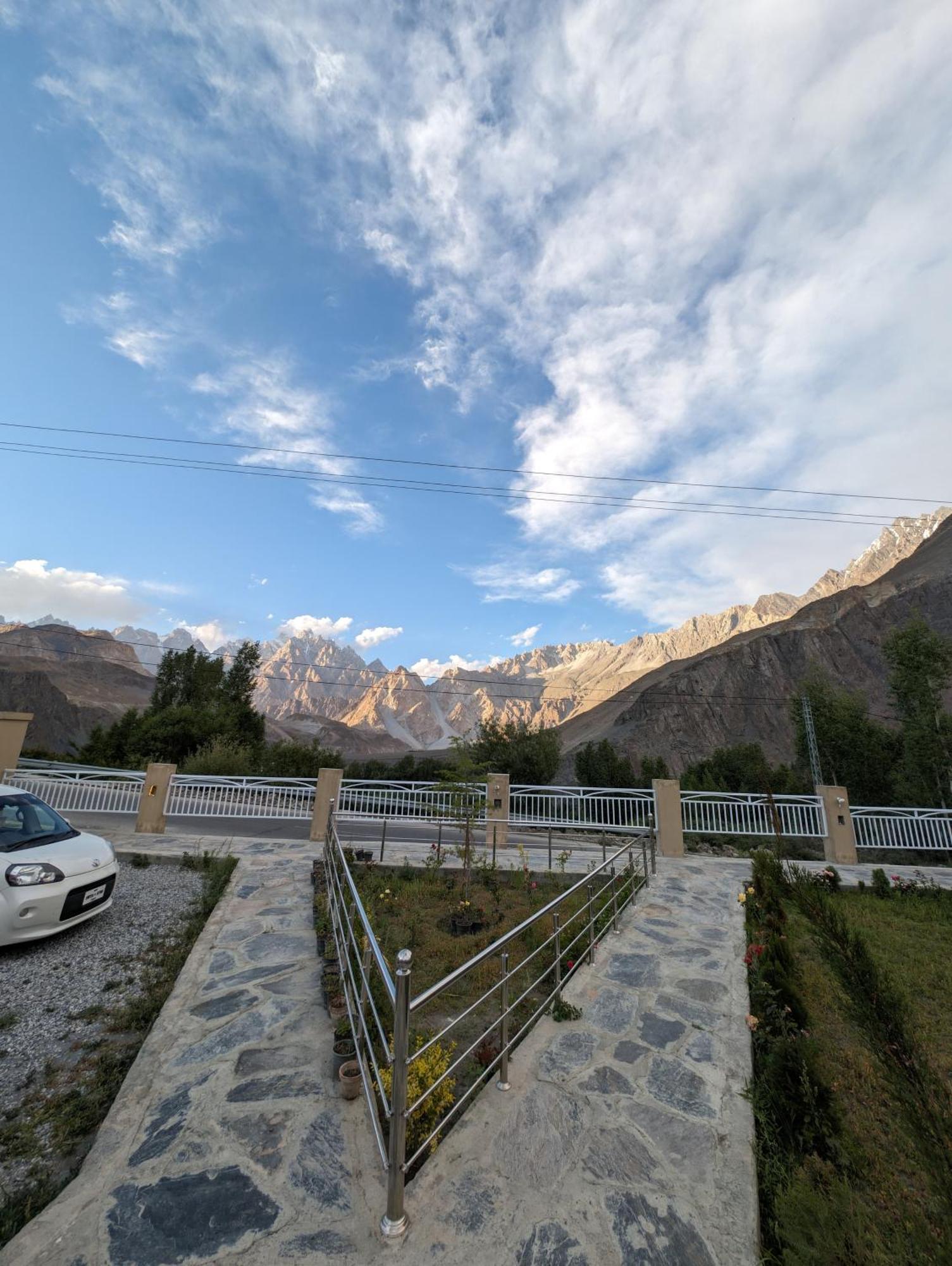 Apex Hotels And Resorts Leyurt Hussaini Karimabad  Exterior photo