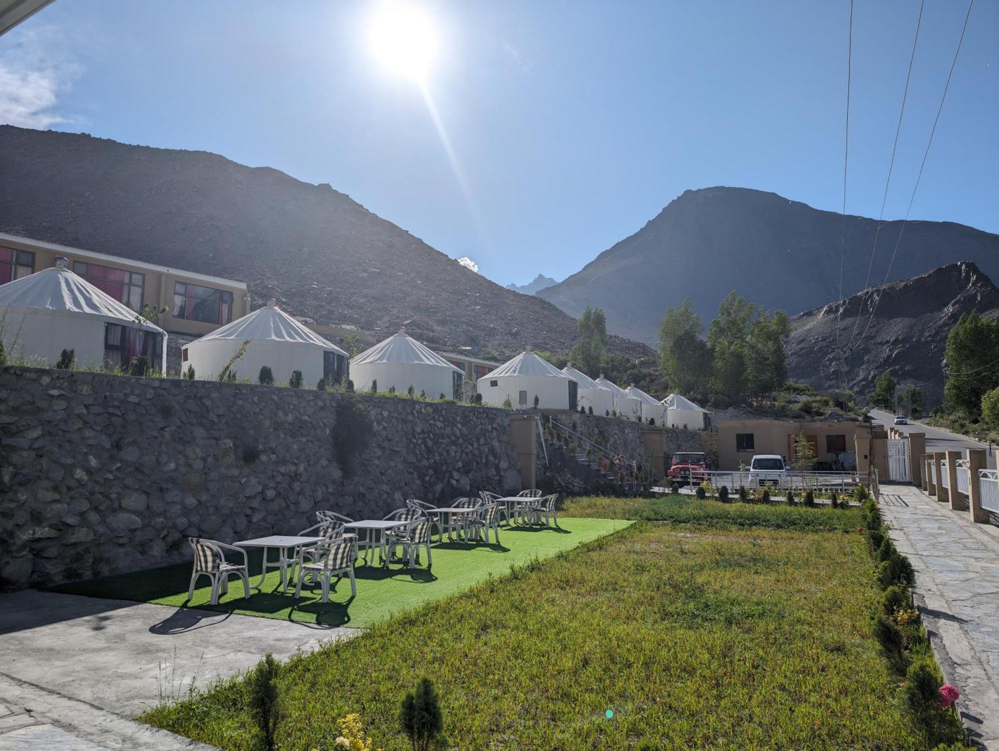 Apex Hotels And Resorts Leyurt Hussaini Karimabad  Exterior photo