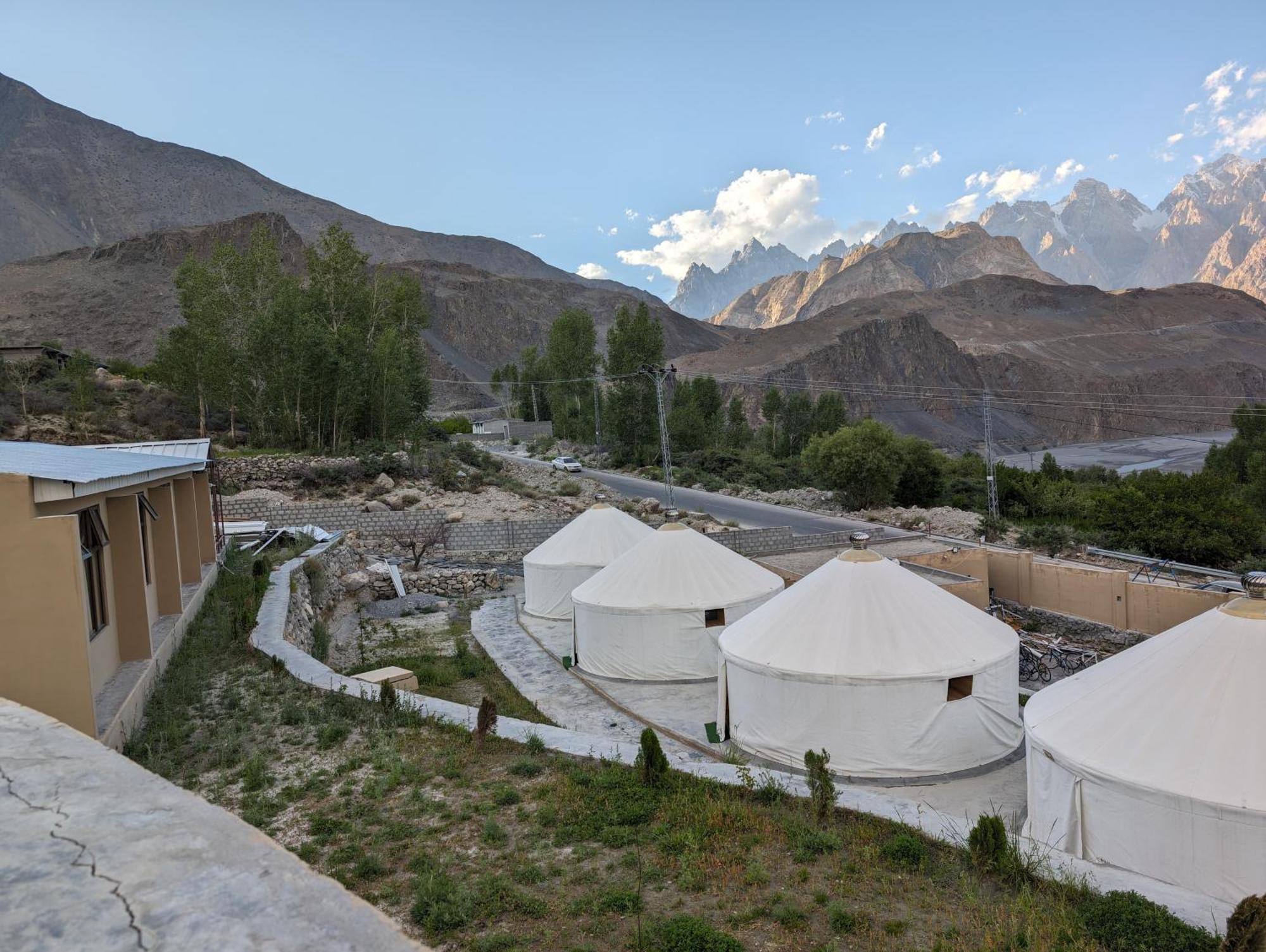 Apex Hotels And Resorts Leyurt Hussaini Karimabad  Exterior photo