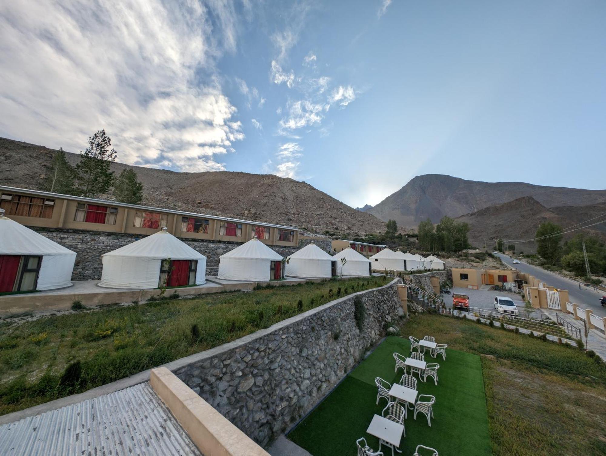 Apex Hotels And Resorts Leyurt Hussaini Karimabad  Exterior photo